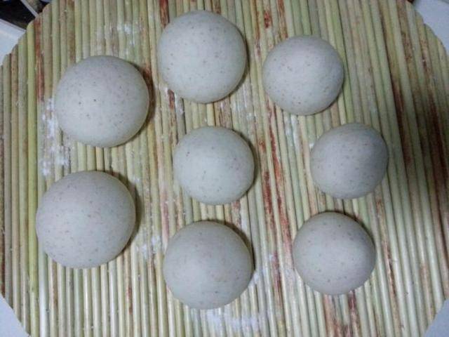 蒸馒头酵母的量怎么放 a2ef17e400204f8e8c61895b79e9ba39.jpeg