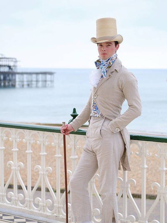 裁缝|25岁英国裁缝,只穿自己制作的复古美服,成功吸引不少妹子示爱