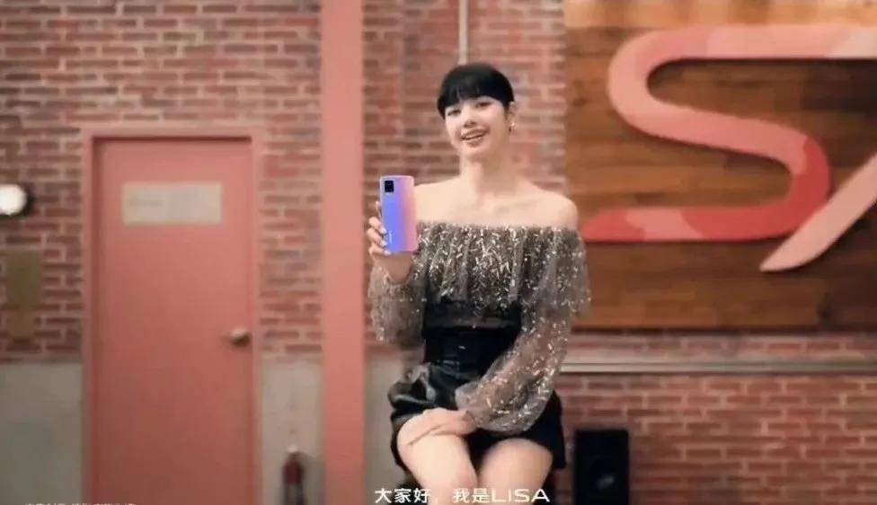 太平洋|神颜Lisa也有翻车的这天?她这环太平洋肩宽也太瞩目了...