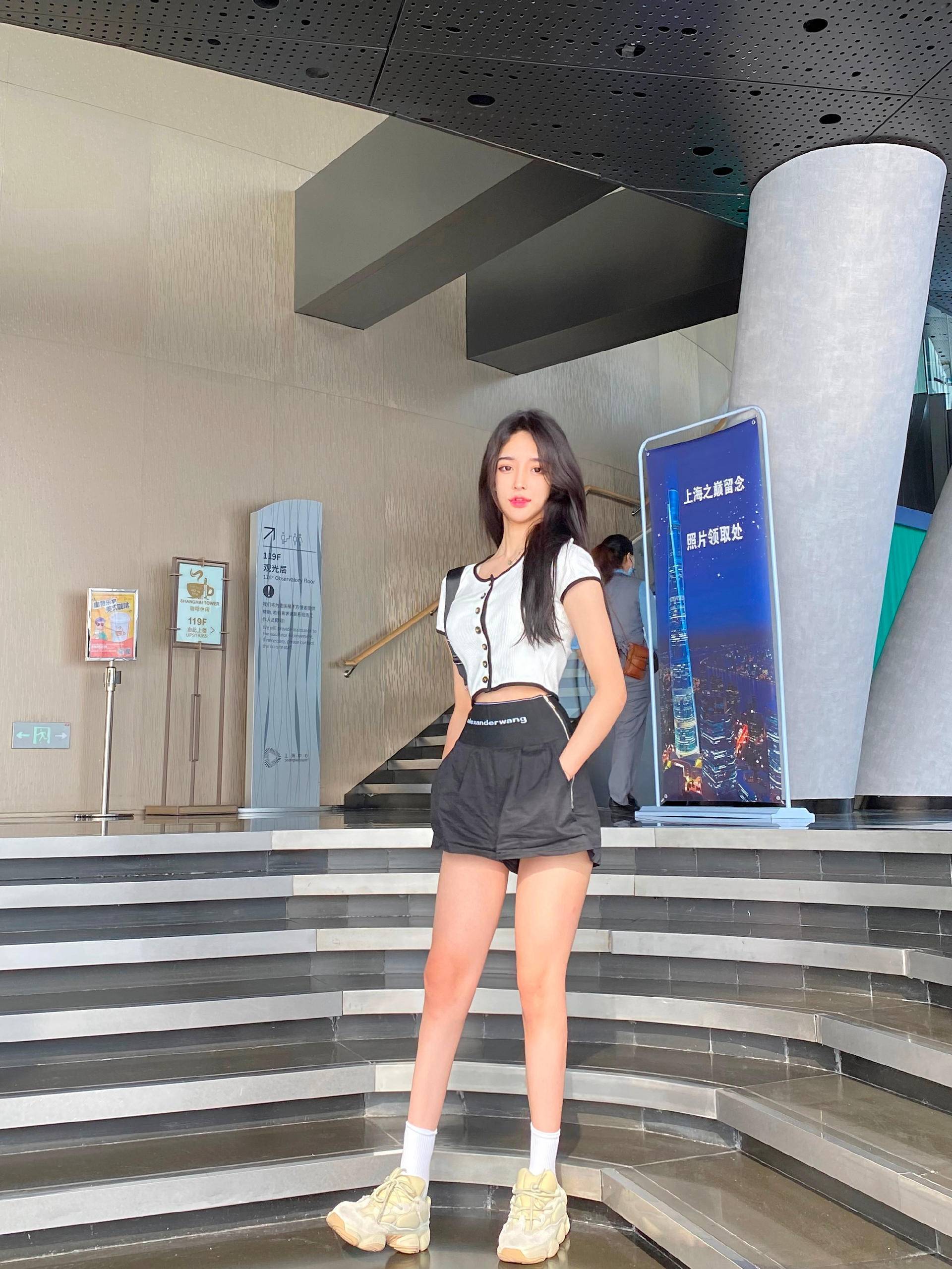 造型|姜思达奇葩红毯造型引争议？当我们讨论包容的时候我们在说什么？