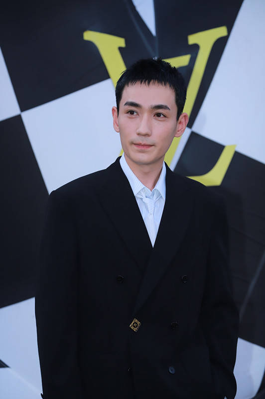 吴亦凡朱一龙刘昊然比帅 万茜被问手伤称恢复不错