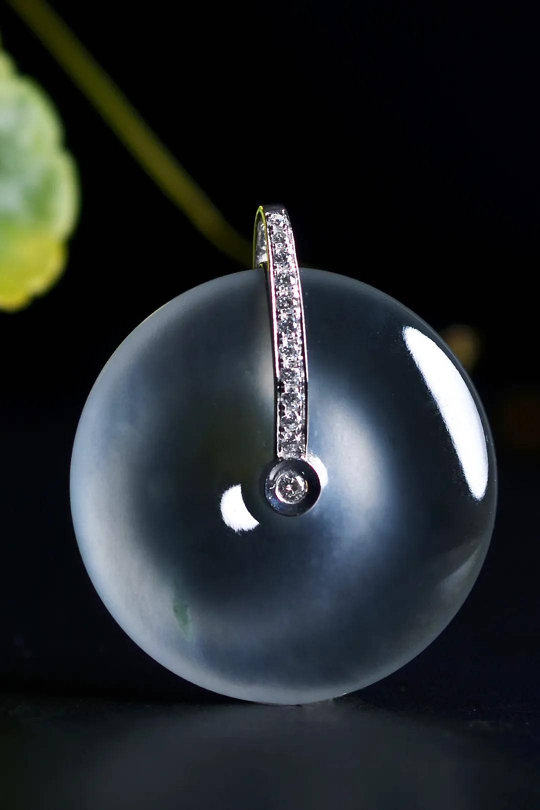 翡翠|裸石 or 镶嵌谁才是你的最爱？别着急，看完再下结论~