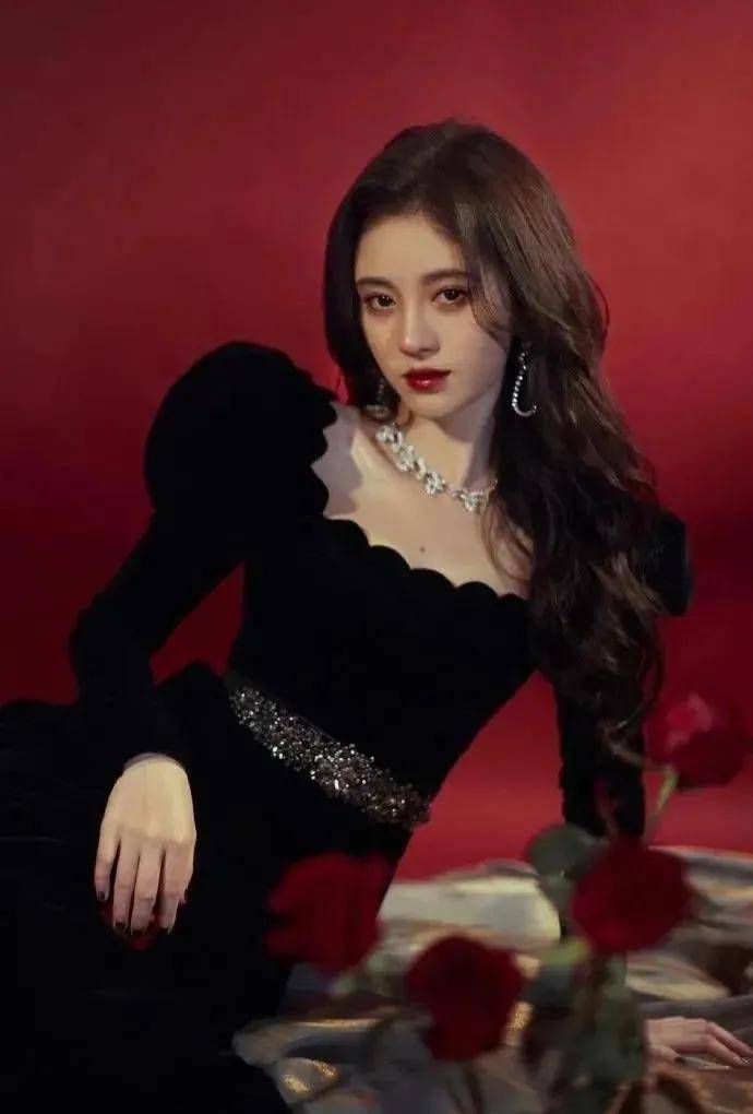 美女|四千年美女还在乎穿什么?!