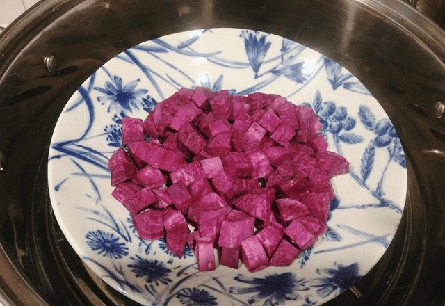 用锅怎么蒸紫薯 f9e54cc448b14e7daa2a3c9290581284.png