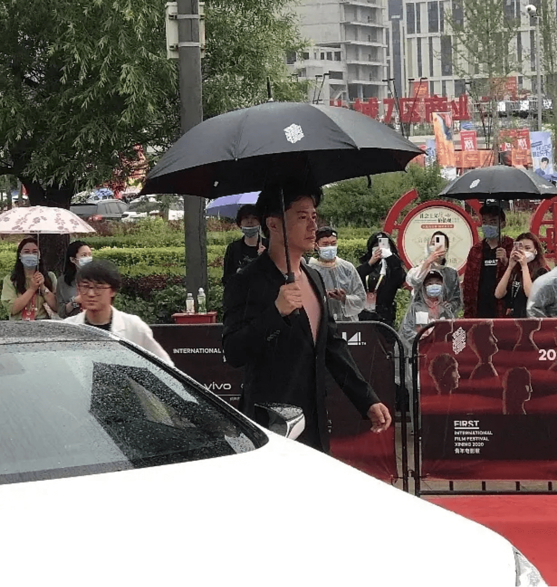 娱乐|从段奕宏身材看演员的自律 电影展红毯表现碾压流量小生