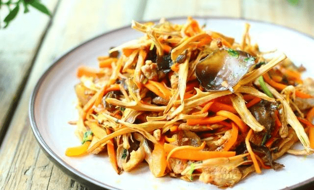 鱼香肉丝家常做法不油不辣 2d5a98a3a75f430f8fe3ec5d74490bff.png