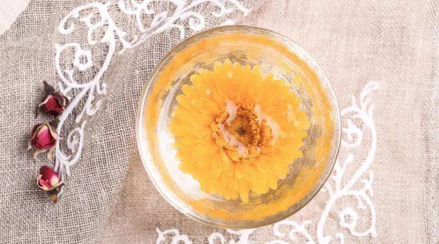 夏天菊花茶用什么菊花泡来喝好呢、菊花茶有保质期吗、时间是多长