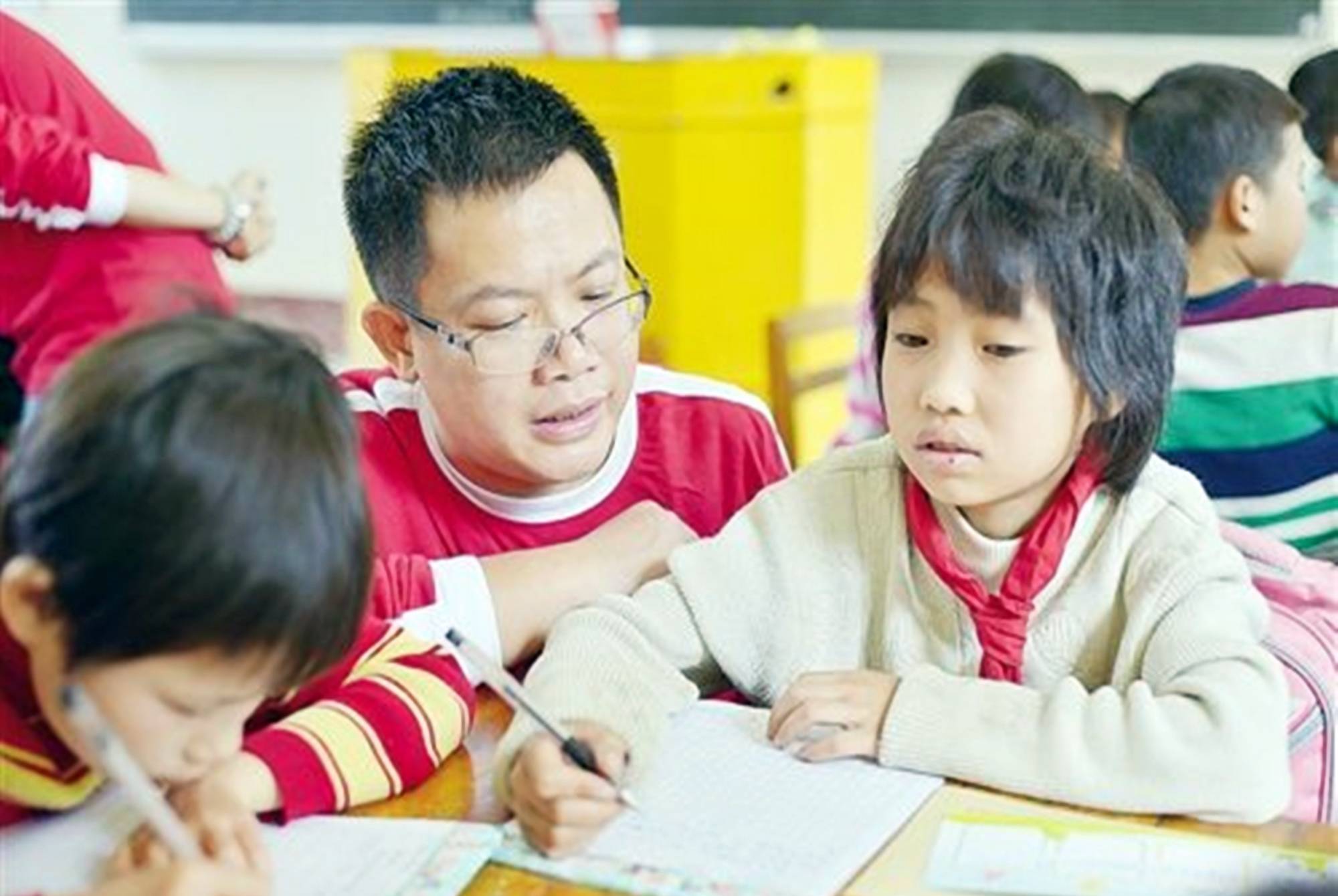 丑模|中国最有“洋气质”的丑模吕燕,逆袭嫁法国豪门,混血儿子高颜值