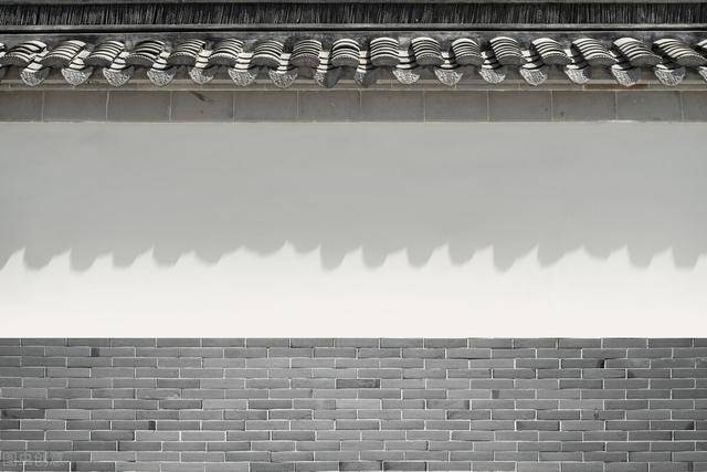 小青瓦用于内围墙小青瓦用于屋脊小青瓦用于屋顶防水,防止雨水渗漏至