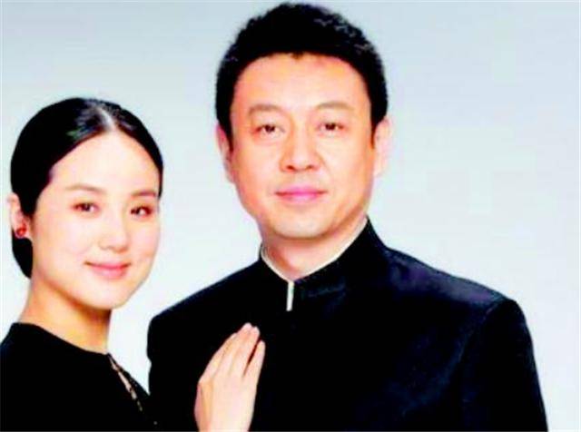 他曾是央视名嘴,情史丰富经历5段婚姻,后娶小10岁著名演唱家_杨柳
