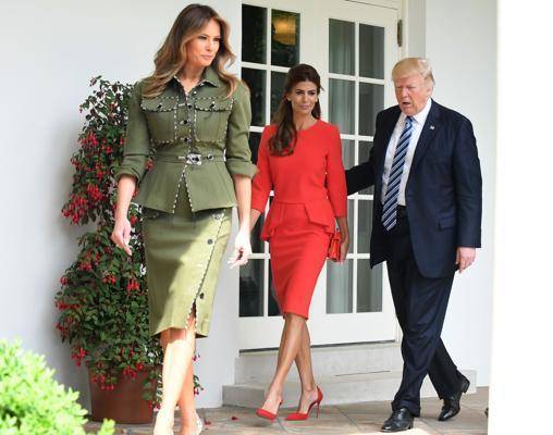 朱莉安娜|阿根廷总统夫人红裙太惊艳！特朗普搂腰拥抱，总统拦不住面露尴尬