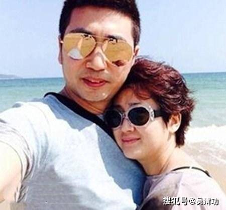 沙宝亮深夜与美女同回酒店疑似出轨，女方刚和