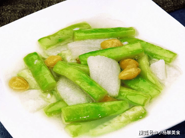 丝瓜煮水的功效与作用是什么 1a9153bc840f474ebb59b21d1b87cd55.png