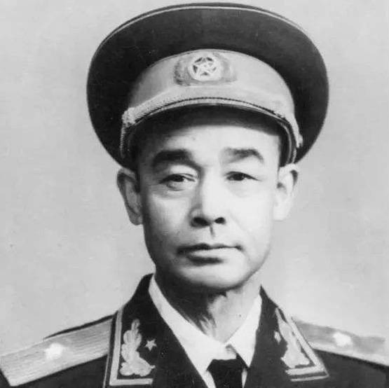 他是彭老总帐下猛将，出身于大清皇族，却甘愿跟着红军打天下-BB姬