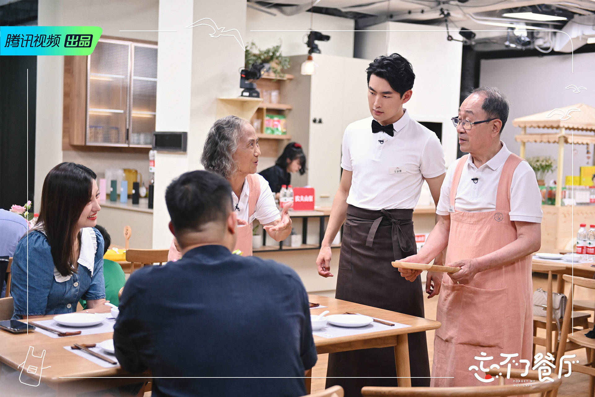 《忘不了餐厅2》陈赫识破店长团整蛊计划，孔奶