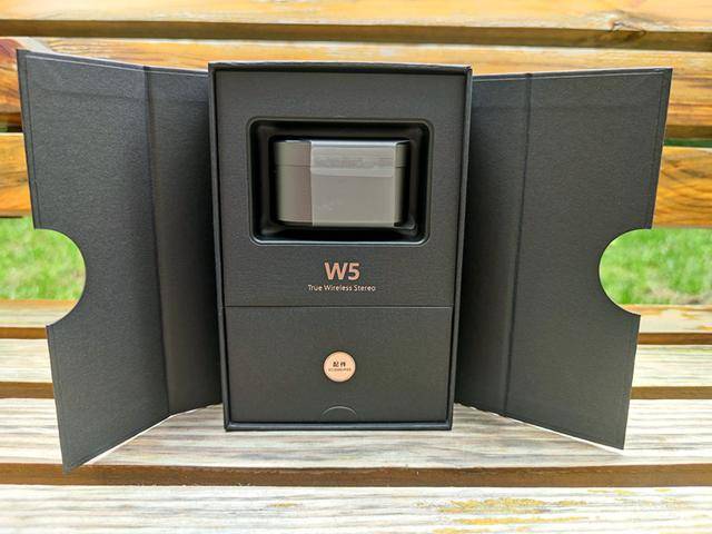 设计|旗舰中的旗舰！集动铁、高通、四麦降噪于一身的耳机：唐麦W5体验