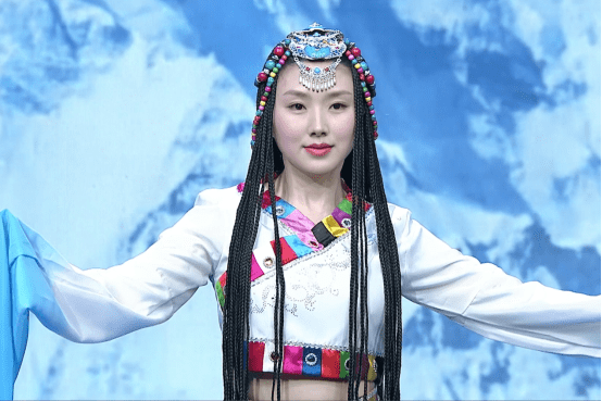 歌手肖洋早年歌曲《哈达》 带你领略不一样的草原风