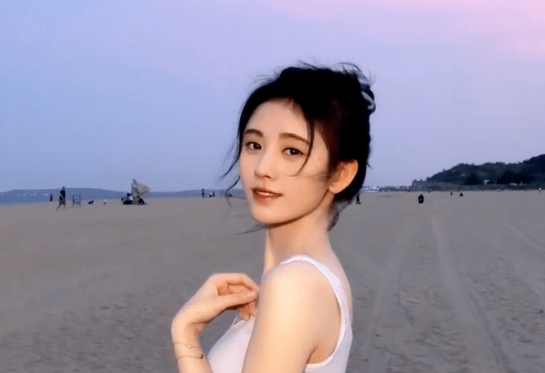气质美女怎样夸赞 8bc51d762950498181d88962660b05a4.png