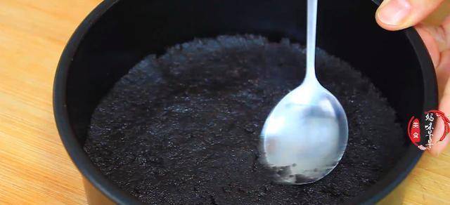 蛋糕胚的做法简易 995c9f8cbc914336bc5fcac3560fe52e.jpeg