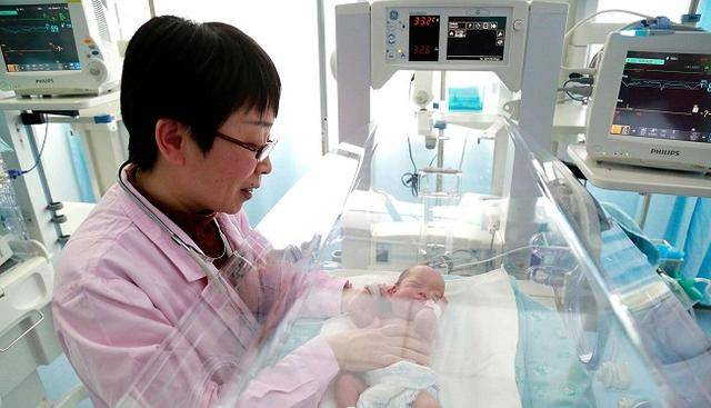 宝宝|早产婴儿住的保温箱为什么那么贵呢?