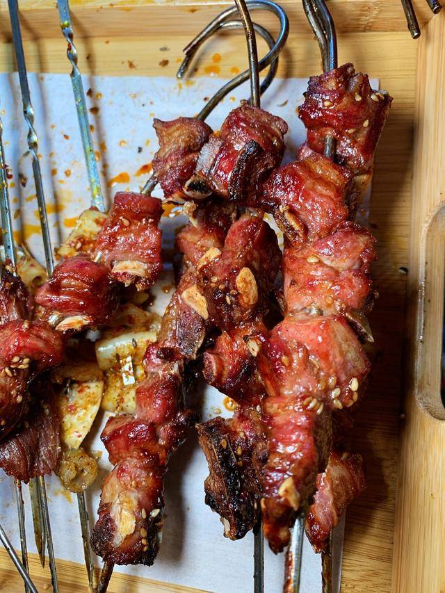 烧烤|去晚了没地方，吊炉大公鸡贼哇塞长春红旗街新开家德惠口味烧烤