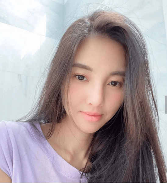 43岁台湾名媛嫁百亿富豪后,积极看孕医为富豪生子,不惧高龄产子