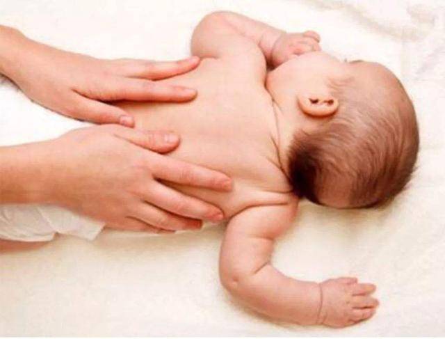 宝宝|遵循“两摸三不碰”原则，有助于促进其大脑发育照顾新生宝宝