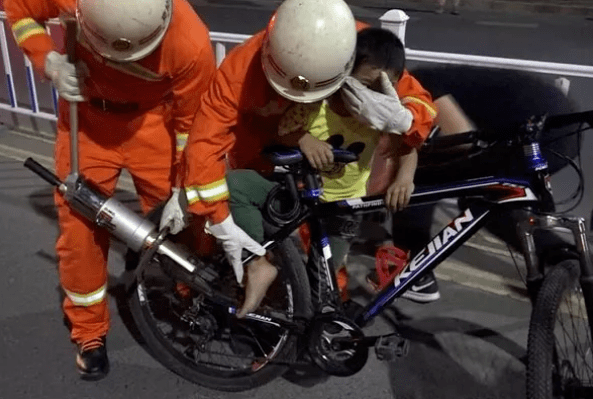 靖江|揪心！昨天上午，靖江8个月大的婴儿手指被卡住，情急之下...