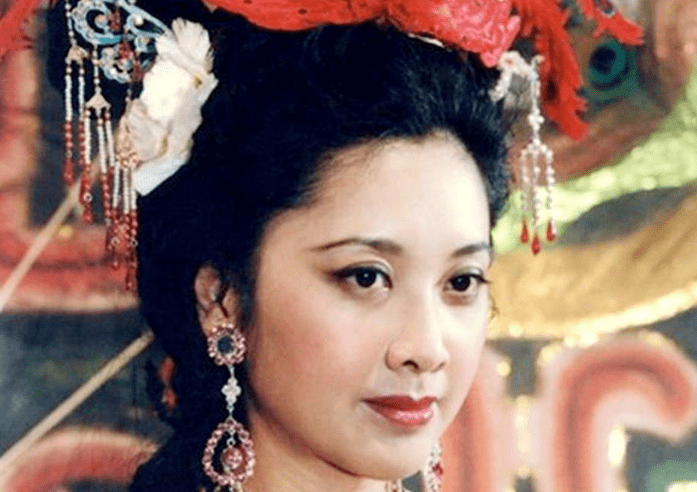 原创她是中国第一美人,经历两次婚姻无儿无女,如今68岁依旧是女神