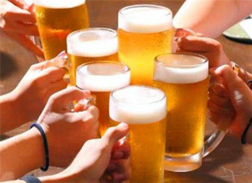原创荷兰老牌啤酒，却一直被误认为是国产，一年在中国轻松捞走331亿