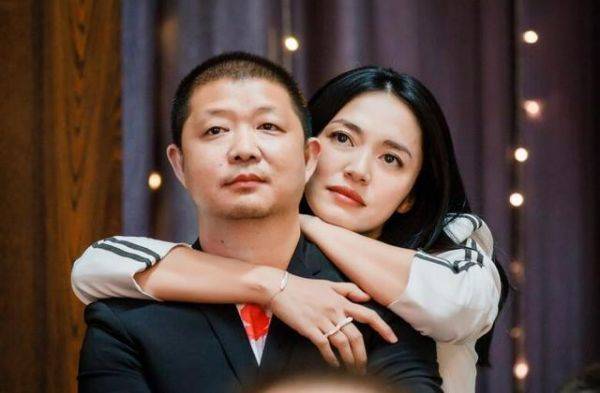 姚晨发文为老公庆生,晒曹郁年轻时帅照动情表白