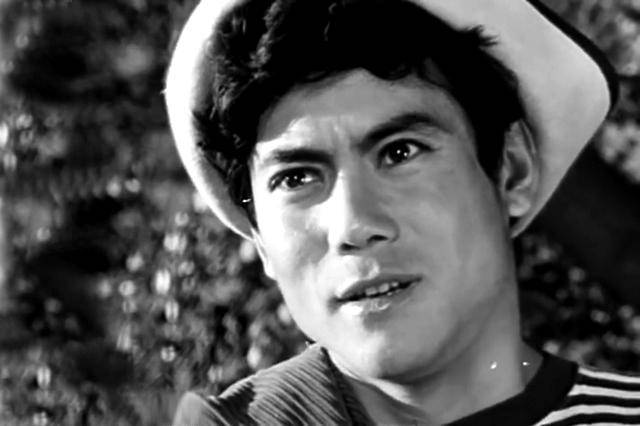 原创罕见老照片80年代男星黑白照个个容貌俊美却又充满男儿气概