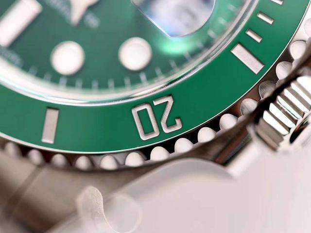 性能与颜值的完美结合 品鉴劳力士绿水鬼腕表