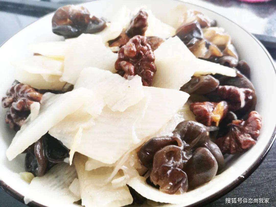 木耳焯水后能放多少天冬季 4eed93b88bb048fcb0ca764a2c5e21e2.jpeg