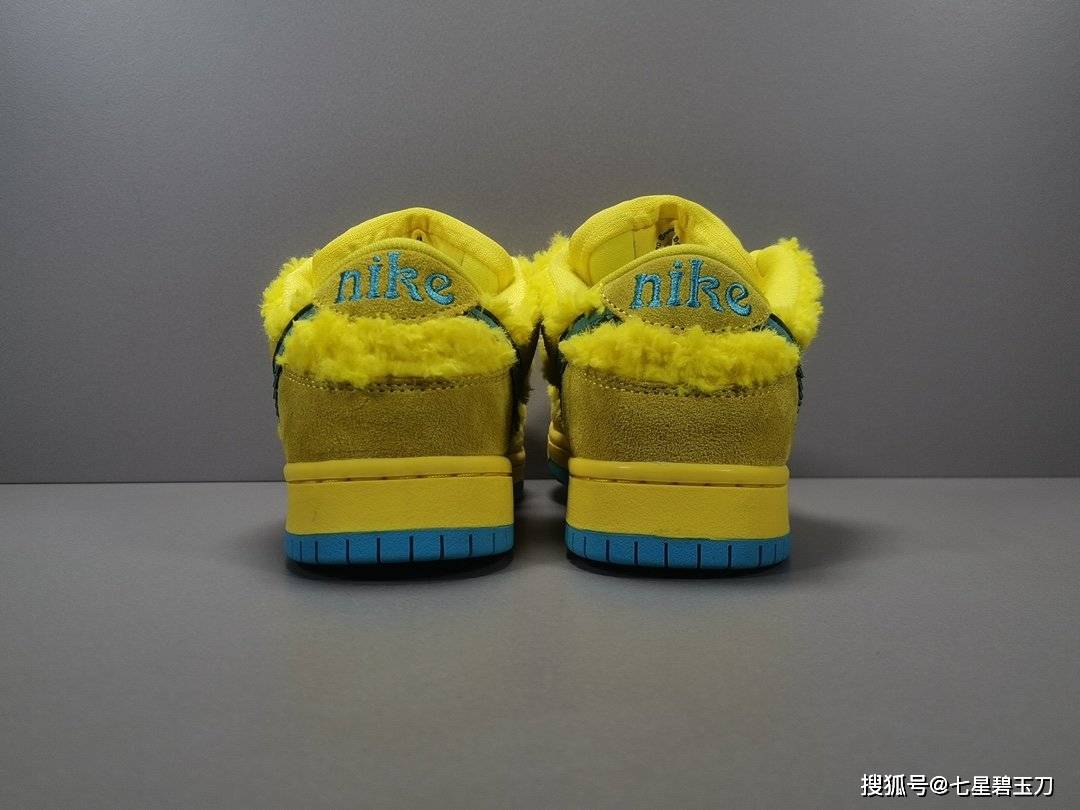 三只熊 小熊黄 nike sb dunk low pro qs