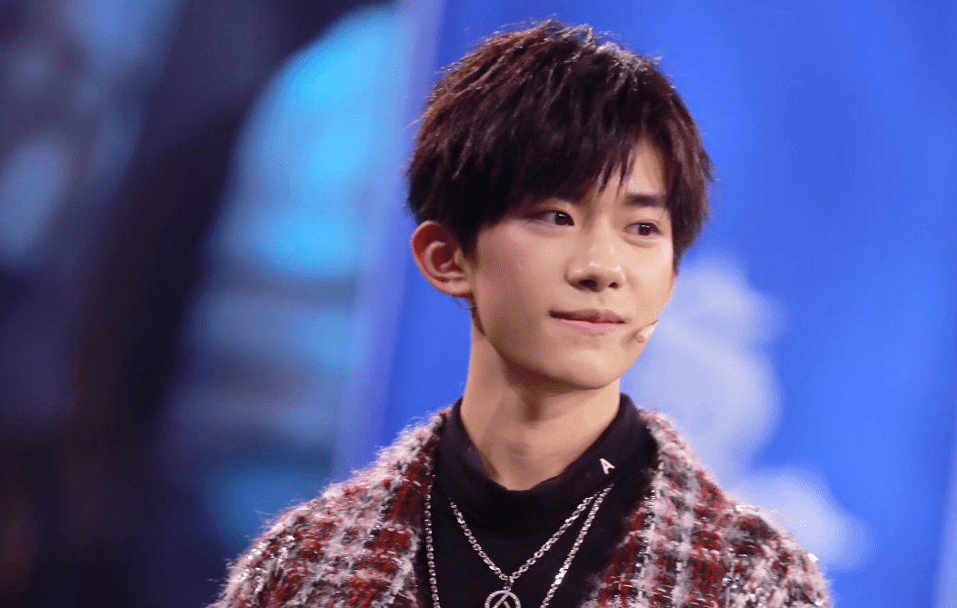 易烊千玺唱歌 c5416212cd334df3a9b4fa987ac2be00.png