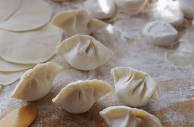 为什么要吃饺子象征的意义 d288f63ddbe8467688aa424a05daf844.png
