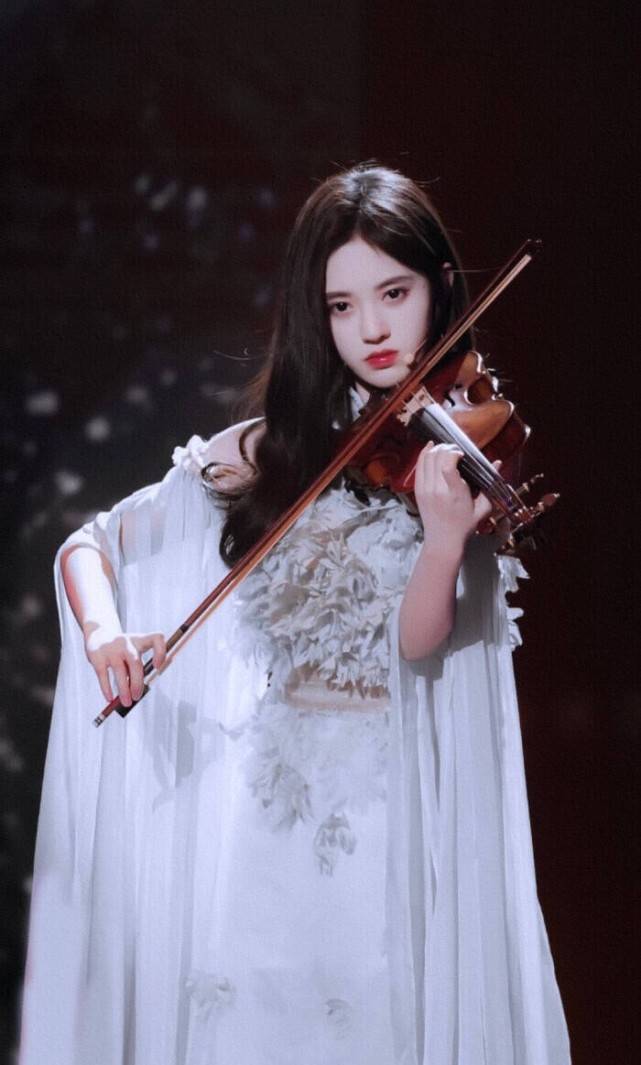 身材|原创鞠婧祎透露自己真实体重，感觉小学生都比她重，私下瘦到脱相啊