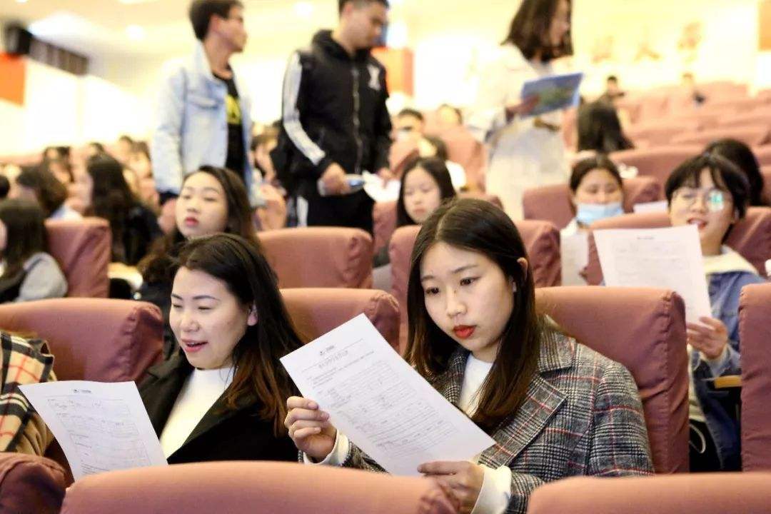 原创这3个专业都是红牌专业“钉子户”，毕业容易就业难，父母很操心