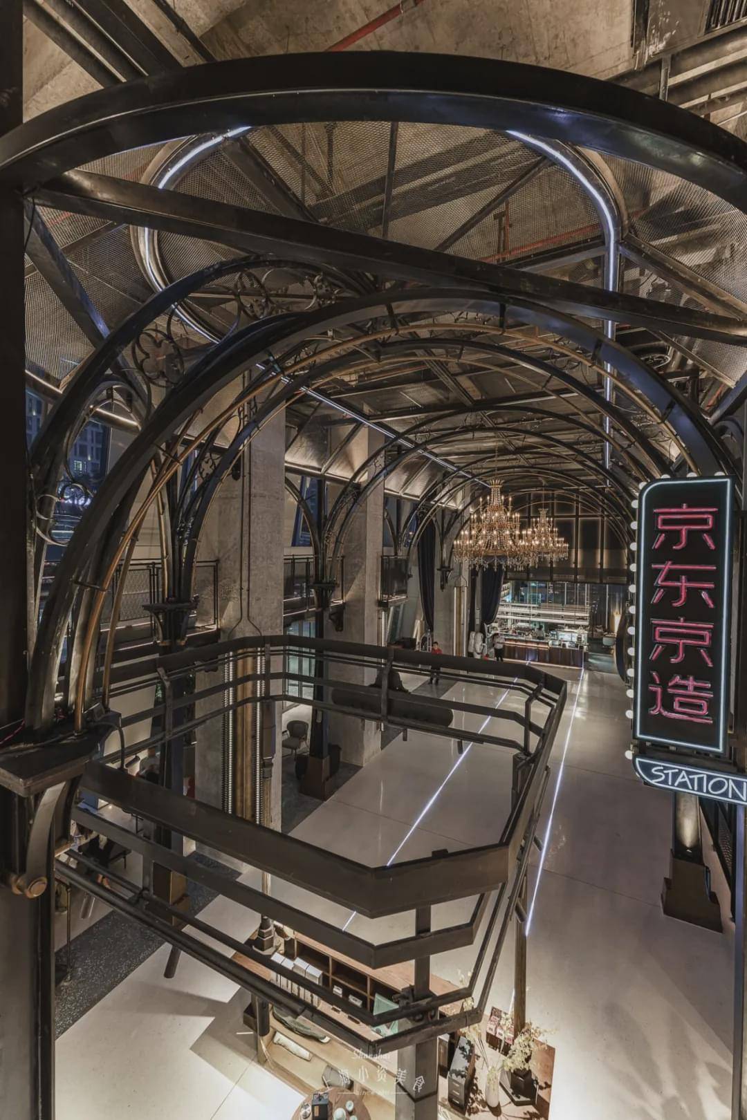 赛博|24H不打烊，赛博朋克复合咖啡空间太时髦！