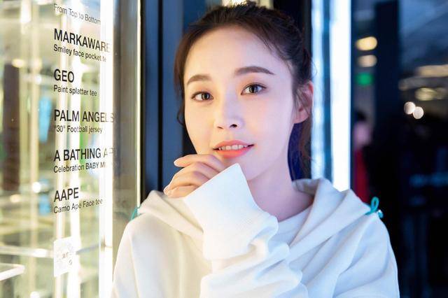 《甄嬛传》里的温太医是她舅舅，出道十一年不