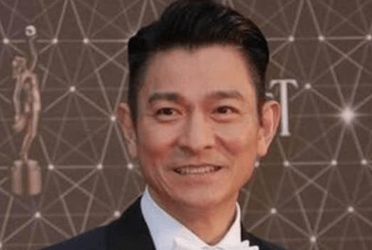 原创当“天王”女儿多幸福？刘德华买私人飞机代步，黎明送游艇当玩具
