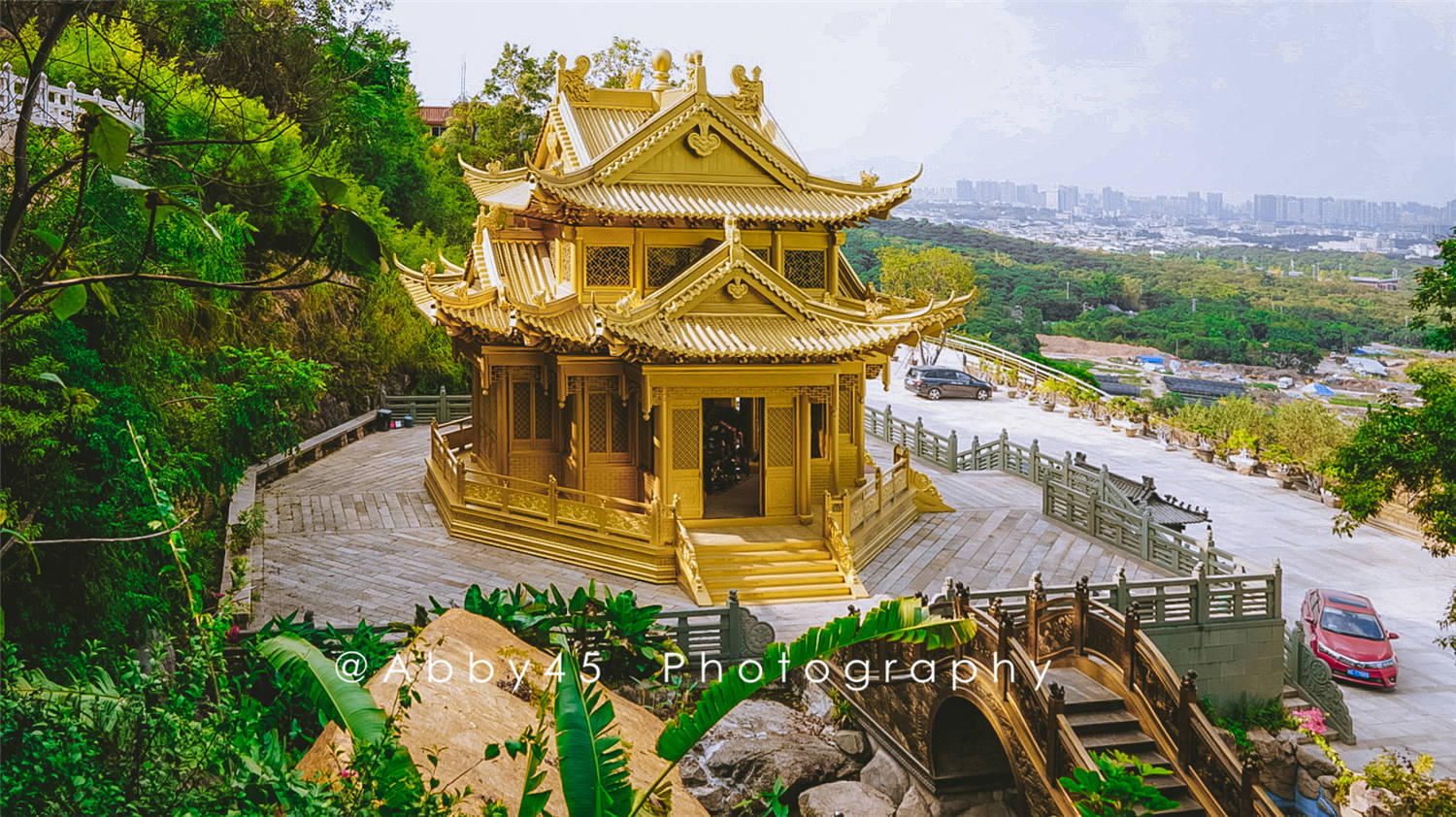 地方,没想到这次漳州行受益匪浅,遇上了赫赫有名且气质出众的七首岩寺