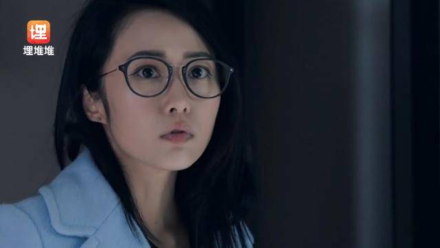 港剧力作《反黑路人甲》,英皇力捧小花汤怡出镜,和姜大卫演父女