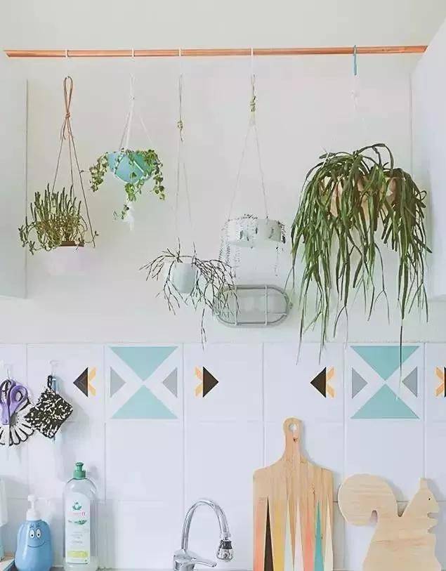 卫生间|没想到空间大了这么多生活小窍门：卧室、厨房、卫生间…加一根几块钱的棍子