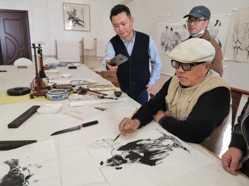 人物画|人民美术家-画之有味、品之生趣：画家俞成林