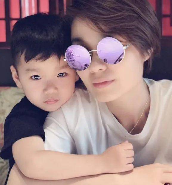 Lisa|原创《爱情公寓》最亮眼配角，她本色出演戏份少，却嫁百亿富豪当阔太