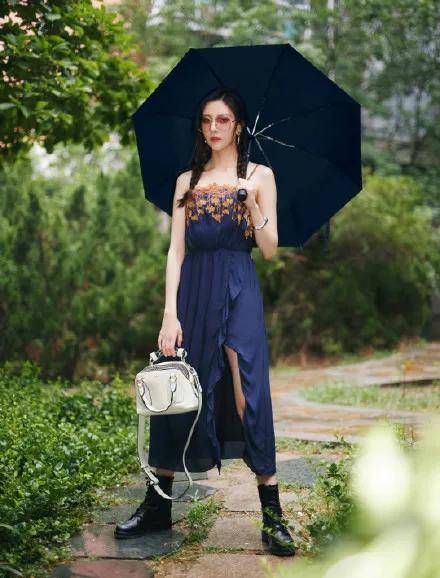 小白|今年早秋，打败小白鞋，这双鞋谁穿谁先美！