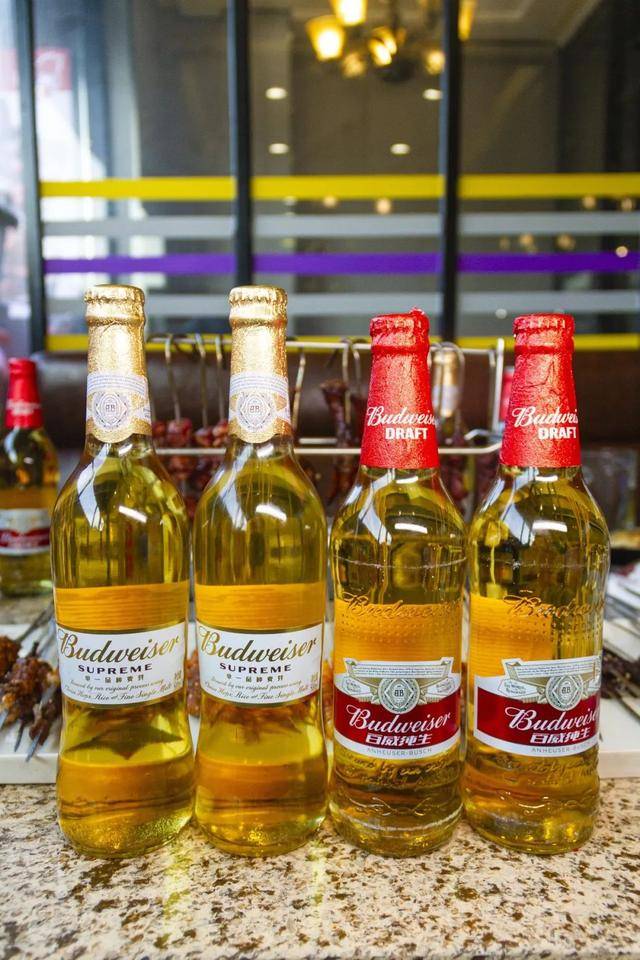 钱锋炭|激情8月来钱锋炭缸烧烤赢百威免单大奖炭缸烧烤遇上品质啤酒