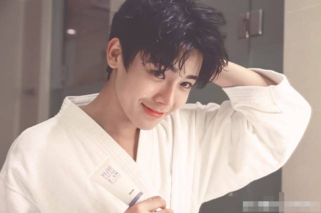 侯明昊|原创这部《盗墓笔记》被大家吐槽丑，如今张起灵火了，吴邪也要来霸屏